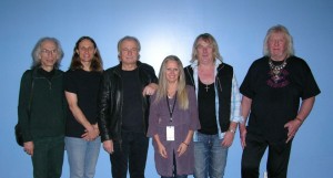Yes on their latest tour... From left, Steve Howe, Jon Davison (vocalist), Alan White, sister Carol, Geoff Downes (keyboards) and Chris Squire. I already saw them once but I would have loved to have a photo with them. Lucky Carol!
